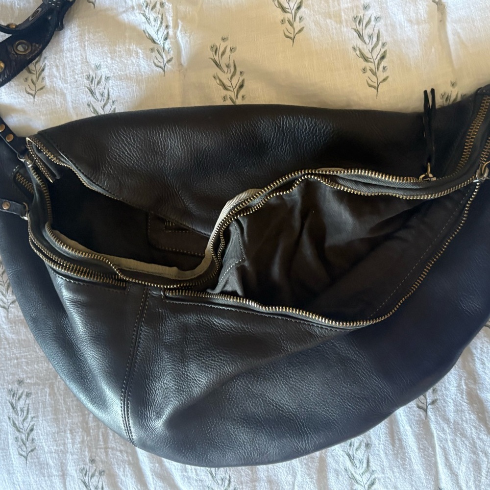 Bolsa Nova Bella Sling Bag - Picture 4 of 5